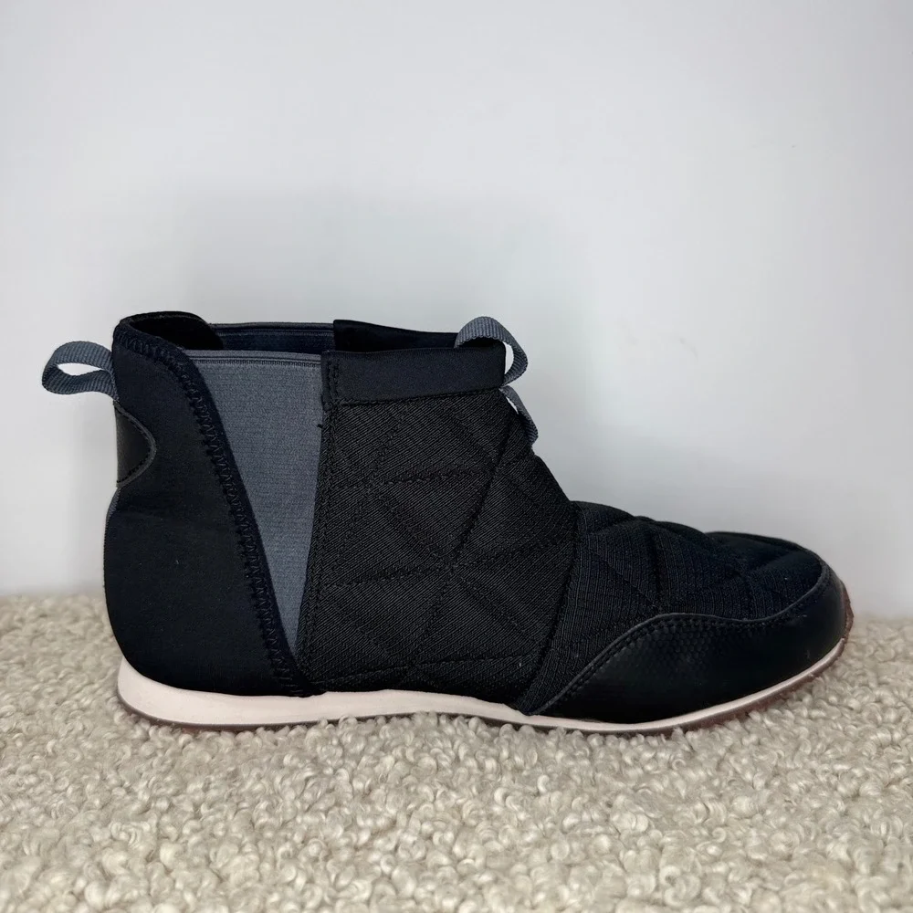 Teva ReEmber Mid Black Quilted Puffer Slip On Boots EU 40 Men 7 Gorgeous Camping
